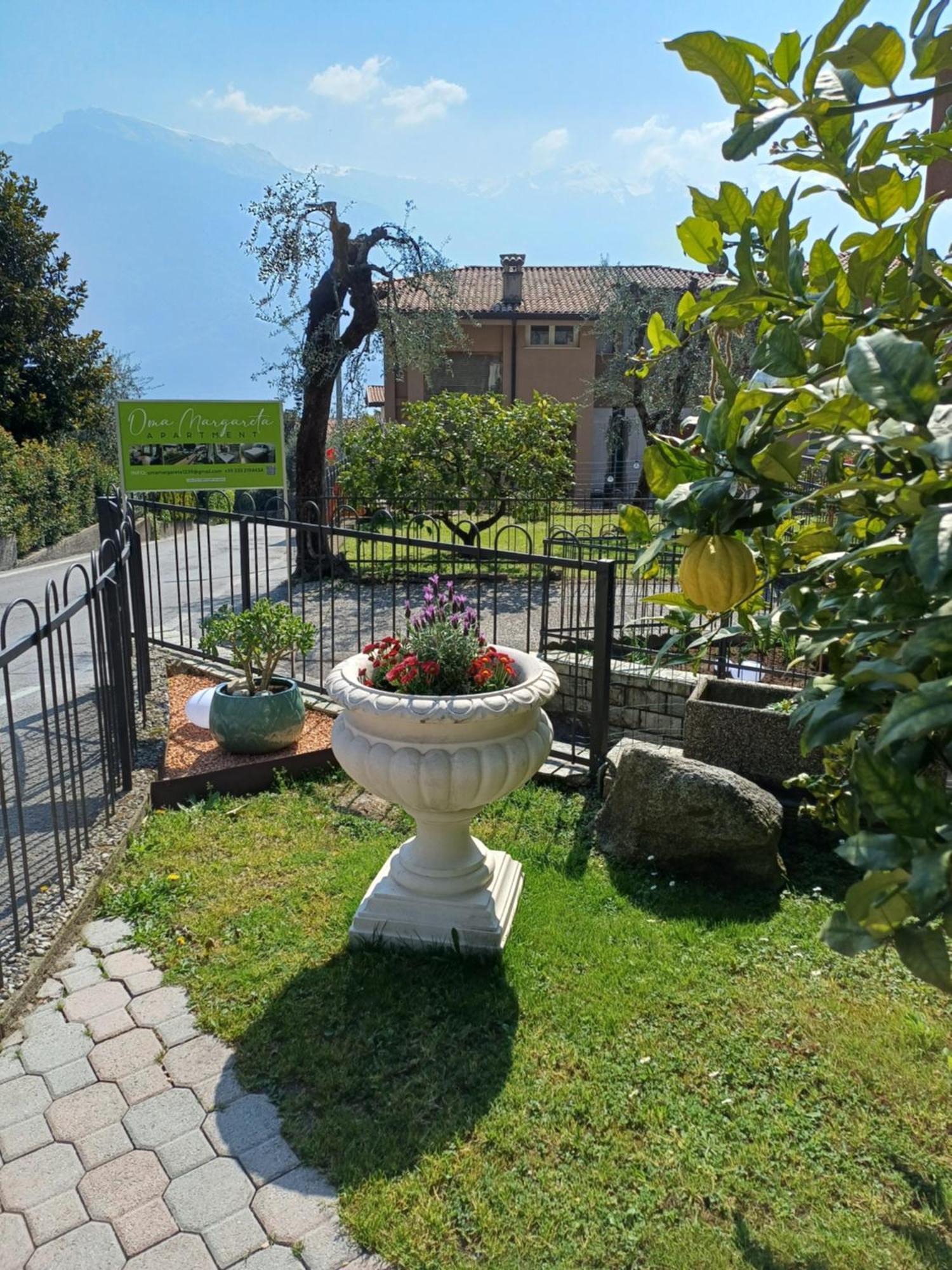 Oma Margareta Apartment Limone sul Garda Ngoại thất bức ảnh